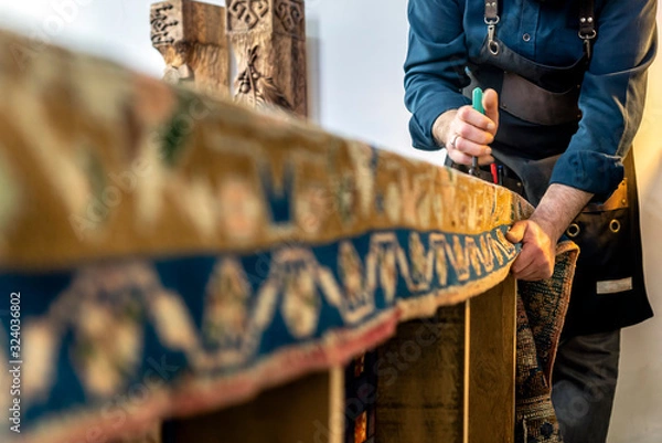 Obraz Upholstery , making ottoman, upholsterer