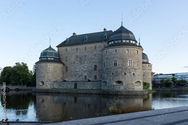 Fototapeta Örebro Castle is a medieval castle fortification in Örebro, Sweden. It lies on an island in river Svartån and it’s one of the most famous castles in Sweden.