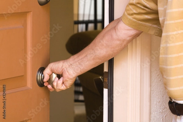 Fototapeta opening door