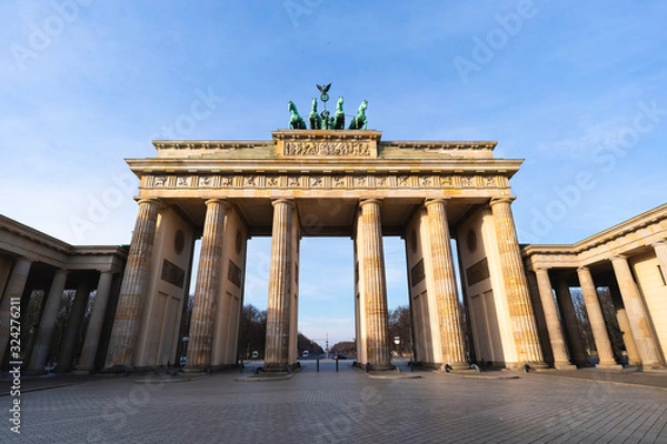 Obraz The famous Brandenburg Gate in Berlin in front of a clear blue sky