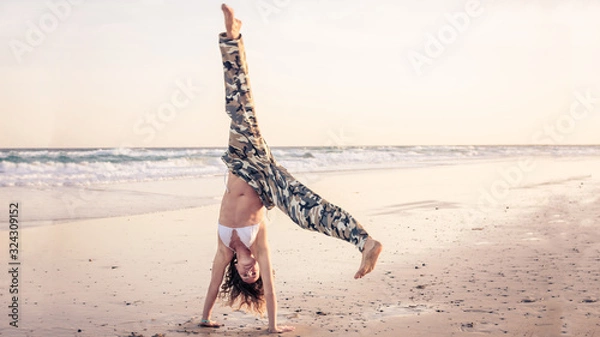 Obraz Woman does Capoeira