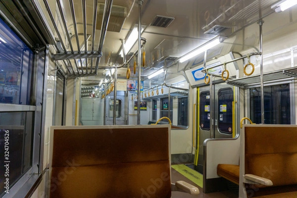 Fototapeta 無人の電車