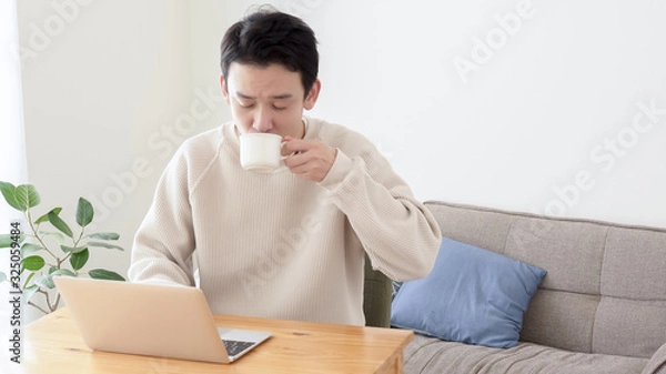 Fototapeta 男性　パソコン　コーヒー