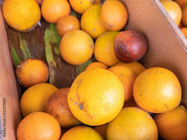Fototapeta Orange at farmers market in Kailua-Kona on the Big Island of Hawaii. 
