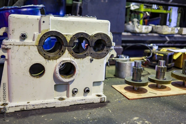 Obraz gear box wait for assembly