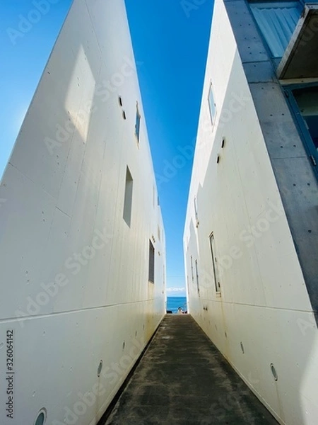 Obraz Between building