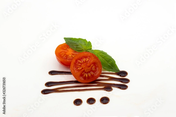 Obraz Pomodorini, basilico e glassa con Aceto Balsamico di Modena IGP 