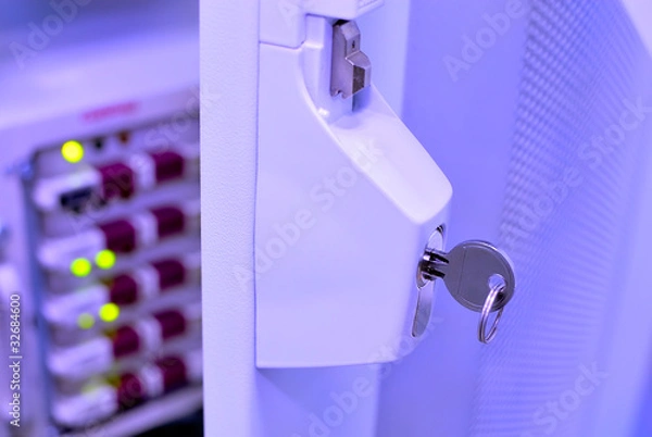 Fototapeta database server protection