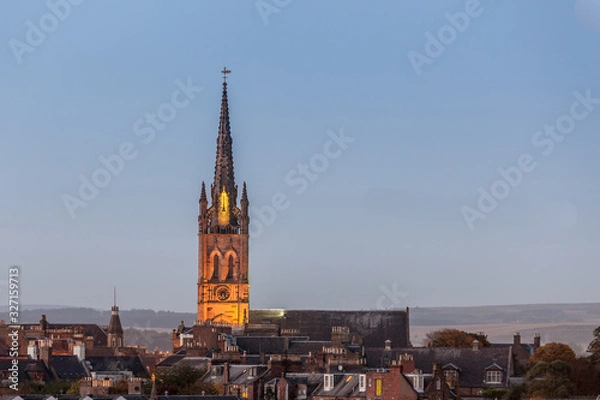 Obraz MONTROSE, SCOTLAND - 2015 OCTOBER 22. Montrose old and ST Andrew's Church in the twilight.