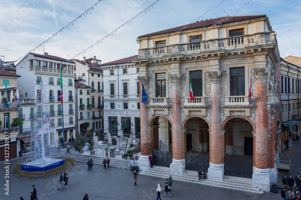 Obraz The Palazzo del Capitaniato, also known as the loggia del Capitaniato or loggia Bernarda, is a palace by Andrea Palladio overlooking the central Piazza dei Signori in Vicenza