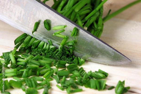 Obraz Schneiden von Schnittlauch