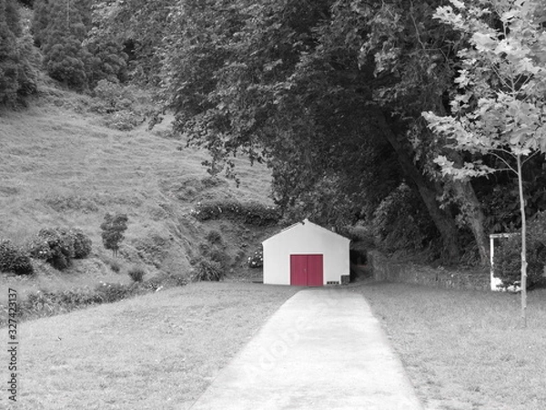 Obraz Shed with red door 