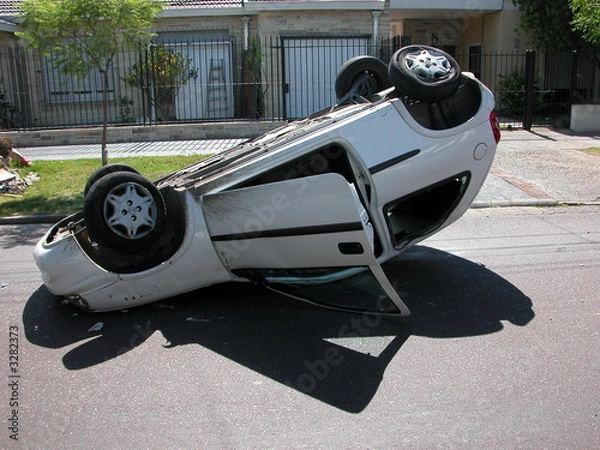 Obraz samochód do góry nogami