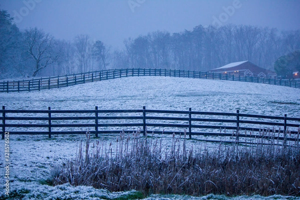 Fototapeta Barn in the winter