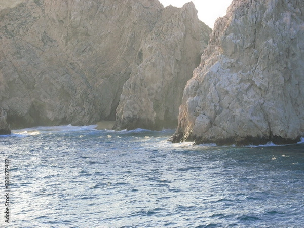 Obraz waves crashing on rocks