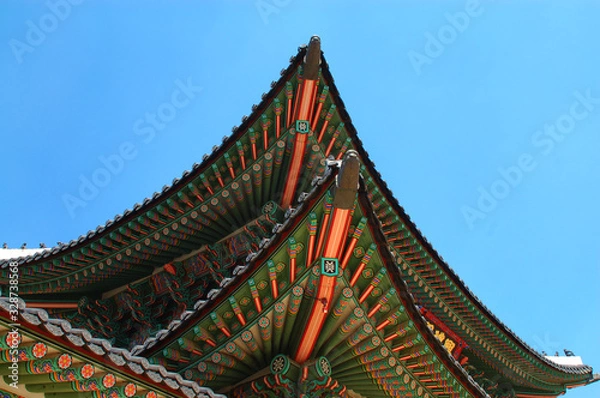 Obraz 한국 궁전의 목조건축에 있는 아름다운 전통 다색의 도장