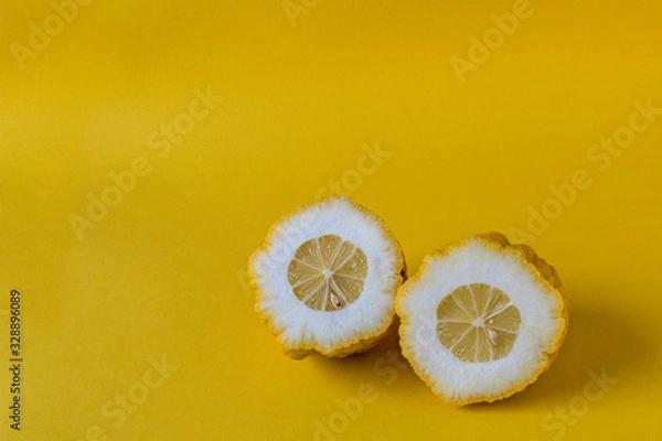 Obraz A citron fruit halved