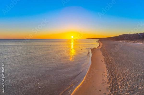 Obraz Baltic Sea, Usedom Island, winter, morning. Pictures of carefree life, practically just a few hours before the corona virus crisis changes everyone: the island is now closed. Fear instead of joy.