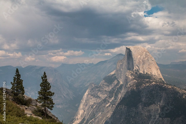 Obraz half dome balance in yosemite