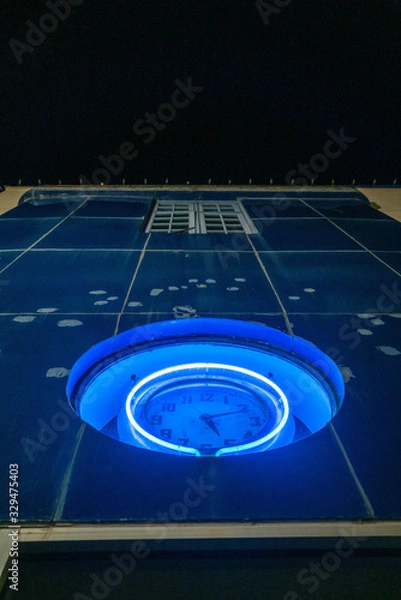 Obraz blue clock in the wall 