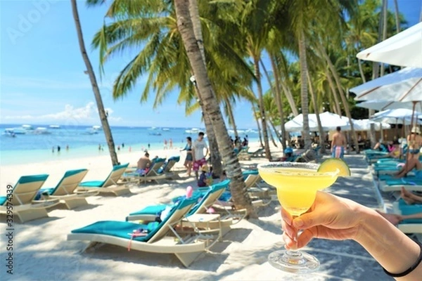 Obraz アローナビーチで飲むマルガリータ