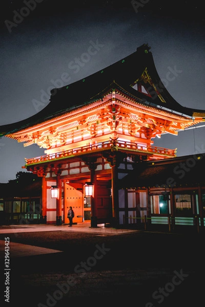 Fototapeta Silhouette and Romon Gate at Fushimi Inari taisha shrine, Kyoto, Japan