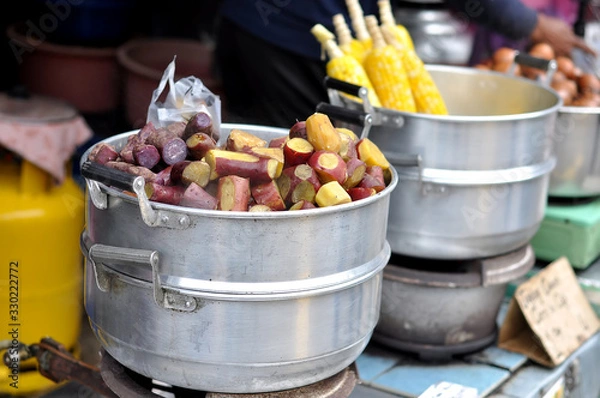 Obraz sweet corn and patoto in boiled bowl