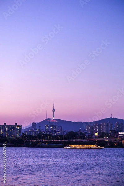 Fototapeta 노을지는 한국의 한강 도시 경관