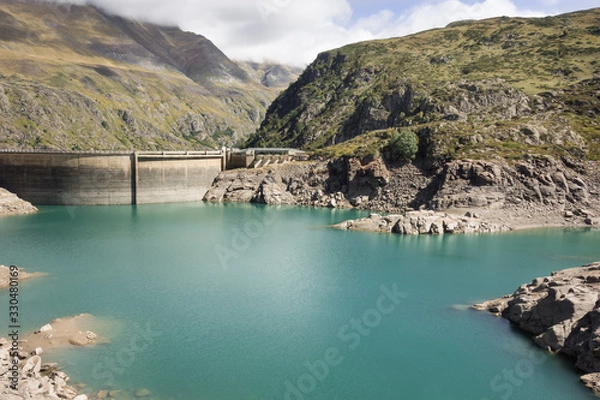 Obraz dam in mountains