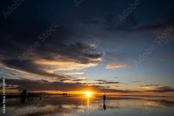 Fototapeta ウユニ塩湖の夕日