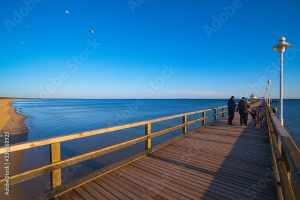 Obraz Baltic Sea, Usedom Island, winter, morning. Pictures of carefree life, practically just a few hours before the corona virus crisis changes everyone: the island is now closed. Fear instead of joy.
