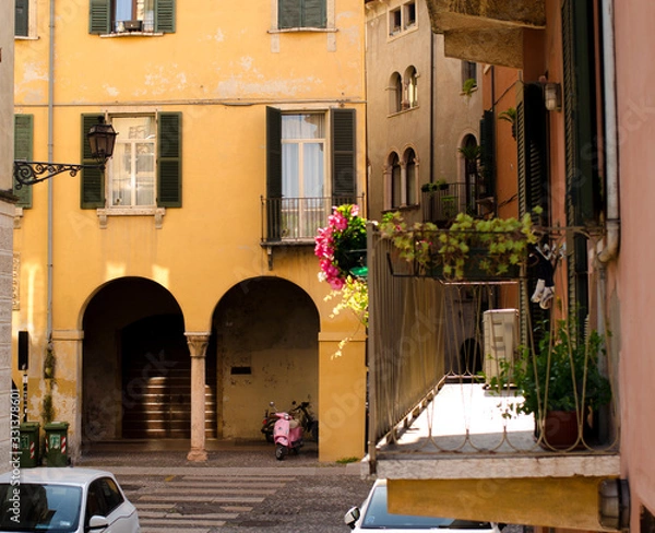 Fototapeta In the streets of verona
