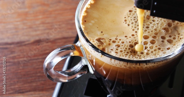 Obraz kawa szkło espresso ekspres do kawy drewniane tła