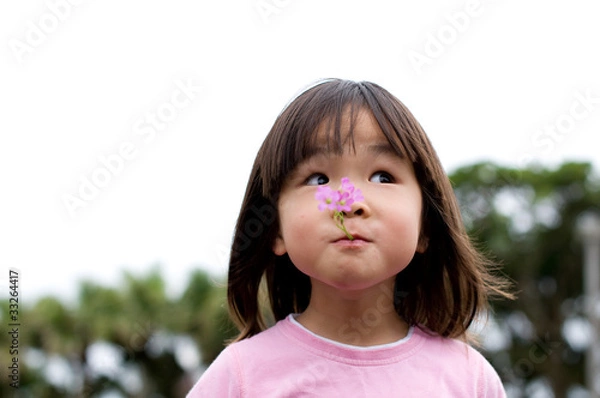 Obraz 花をくわえる女の子