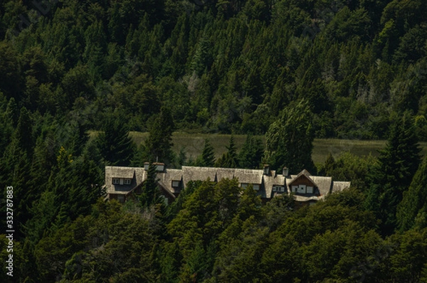 Obraz Building in the middle of the mountain