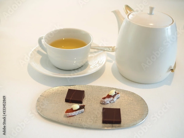 Fototapeta 紅茶とプティフール