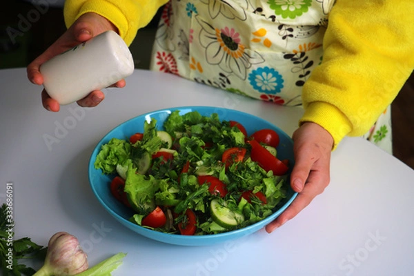Fototapeta process cooking salad 