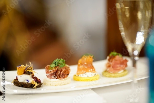 Obraz Häppchen auf Teller