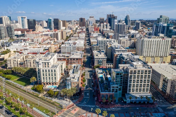 Obraz Aerial drone footage of an empty and desolate Downtown San Diego during the Covid-19 Coronavirus Pandemic of 2020. San Diego, California, USA.
