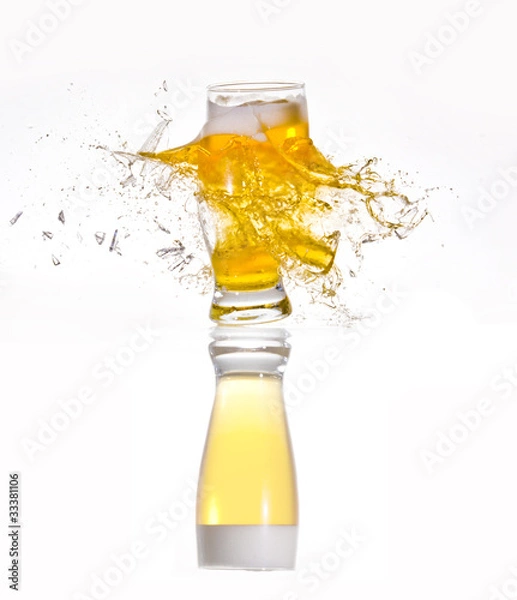 Obraz Exploding glass of beer