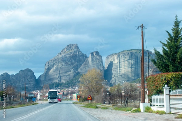 Obraz Road to Meteora monasteries. Kalampaka, Greece