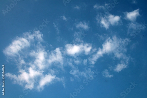 Obraz clouds in the blue sky during the daytime