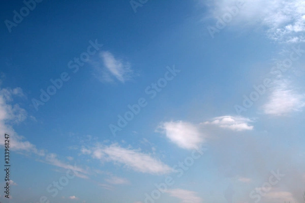 Fototapeta clouds in the blue sky during the daytime