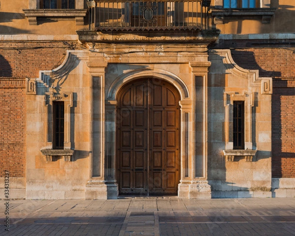 Obraz entrance to historical building in León
