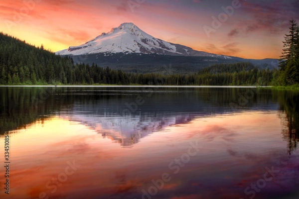 Obraz Odbicie Mount Hood na jeziorze Trillium o zachodzie słońca