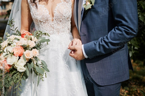 Obraz people in love holding each other's hands