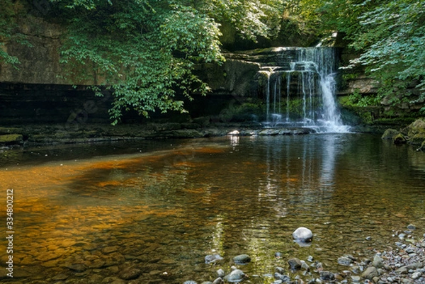 Fototapeta View of Cauldron Force at West Burton in The Yorkshire Dales National Park