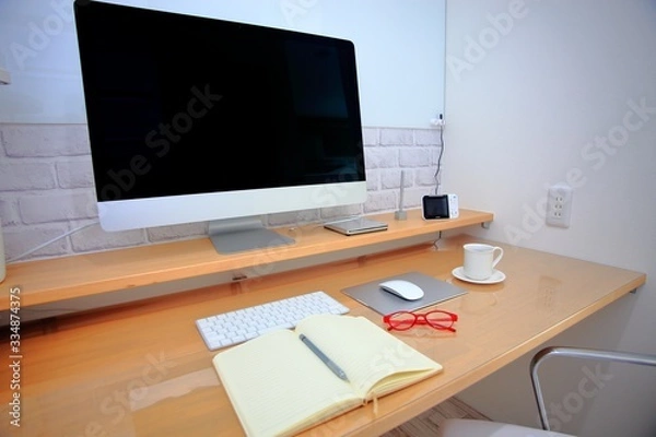 Fototapeta 在宅勤務　キャリアウーマン