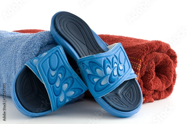 Obraz Badepantoletten mit Frotteehandtüchern