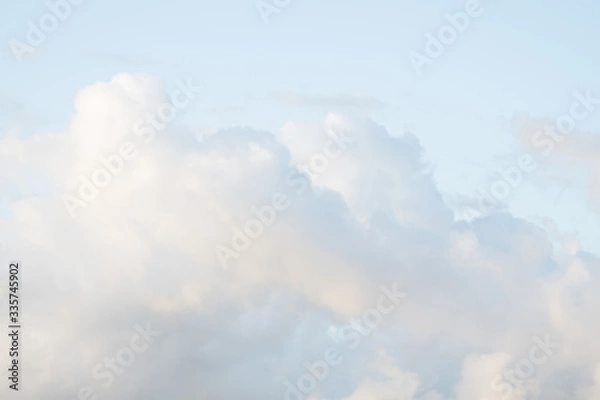 Fototapeta 朝焼けでピンクに染まった雲